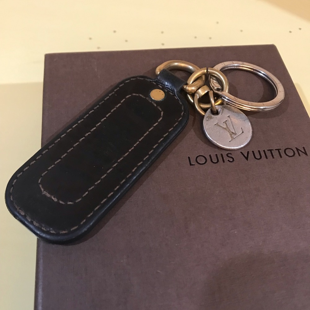 Louis Vuitton men’s keychain!!!